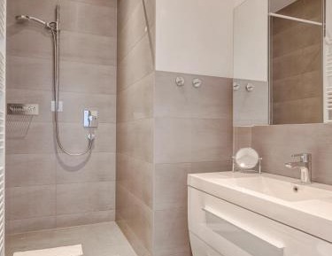 One-Bedroom Suite L