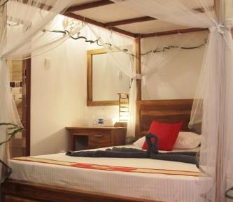 Deluxe Room (2 Adults + 1 Child)