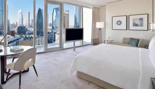 Club Room Burj View - Exclusive Access to Level 54 Infinity Pool & Club Lounge