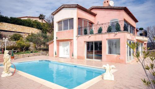 Five-Bedroom Holiday Home