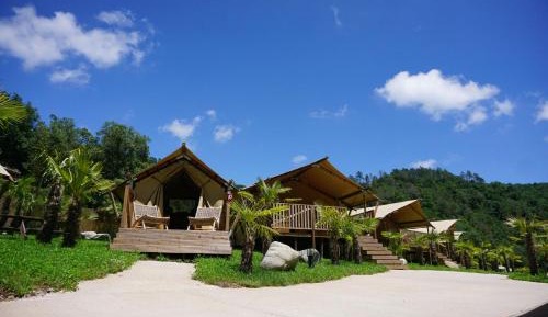 Adventure Lodge 