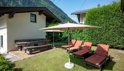 One-Bedroom Studio Apartment