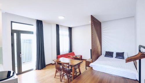 Apartment with Garden View