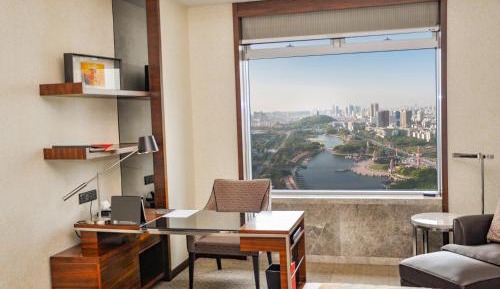 Classic Twin Room with Lake View 