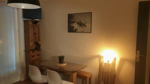 Apartment with Mountain View