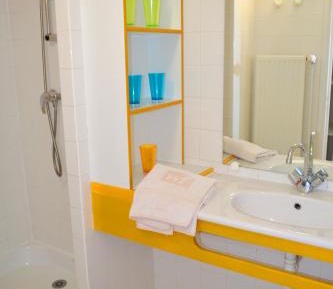 One-Bedroom Holiday Home ( 5 adults)