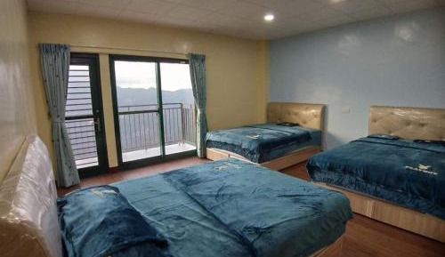 Family Room with Mountain View