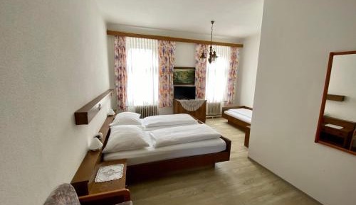 Triple Room with Private Bathroom