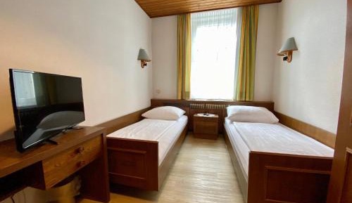 Twin Room with Shower