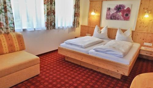 Comfort One-Bedroom Apartment with Balcony
