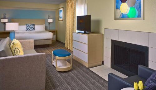 King Studio Suite with Fireplace