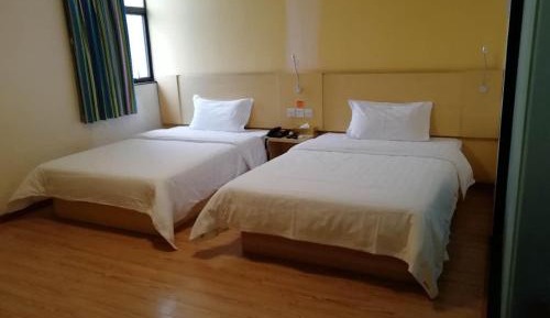 Comfortable Twin Room
