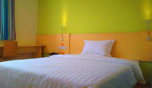 Business Queen Bed Room
