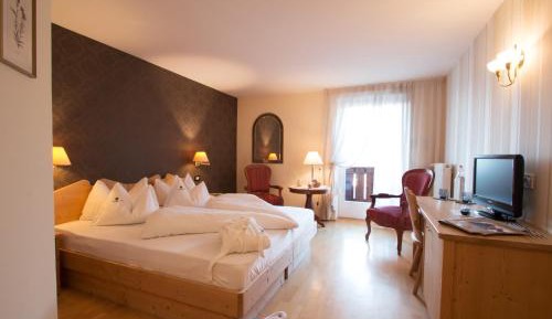 Twin Room with Balcony