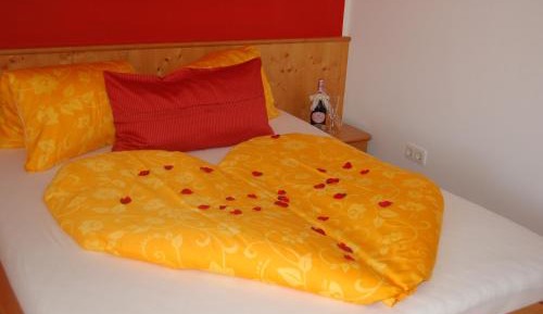 Apartment with Garden View