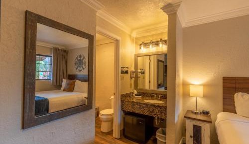 Queen Room