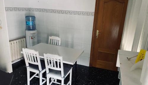 Basic Triple Room with Shared Bathroom