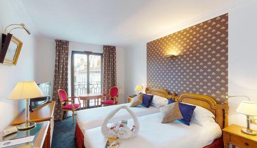 Superior Twin Room with City View