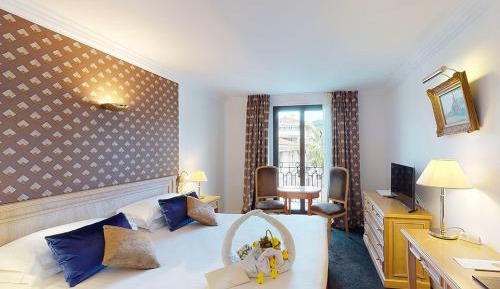 Superior Double Room with City View