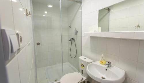 Twin Room with Private Bathroom
