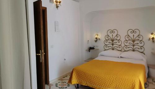 Double or Twin Room with Sea View