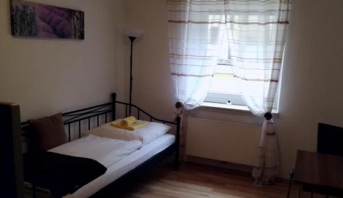 Standard Single Room with Shared Bathroom