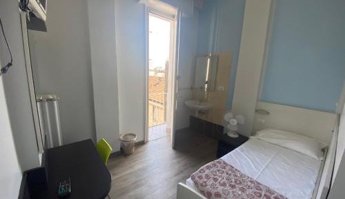 Single Room with Shared Bathroom