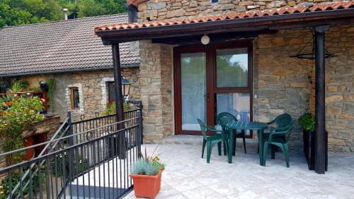 Apartment with Mountain View