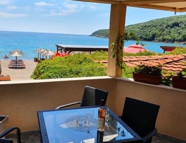 Studio Apartment with Sea View