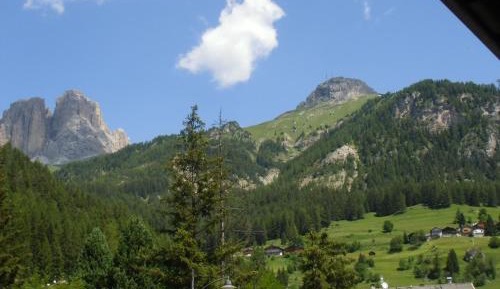 Family Room with Mountain View