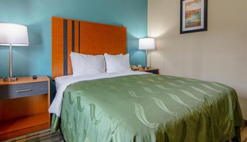 Queen Room - Non-Smoking