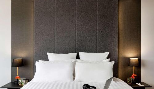 Executive King Suite with Lake View