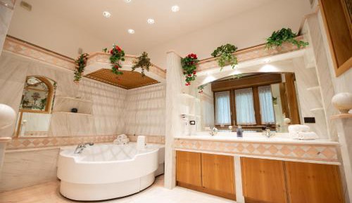 Suite with Private Entrance
