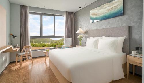 Deluxe Double Room with City View (Include Welcome drink & Airport shuttle bus)