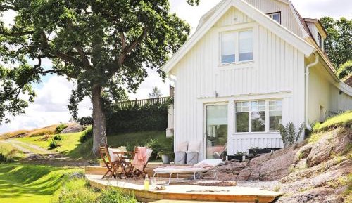 One-Bedroom Holiday Home