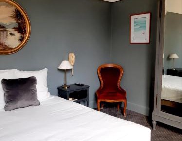 Queen Room with Garden View