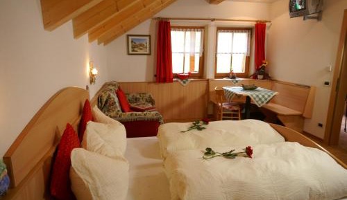 One-Bedroom Apartment with Balcony