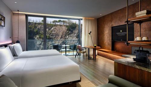 Club Ruby King or Twin Room