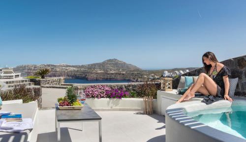 Junior Suite with private heated tub and Sea View