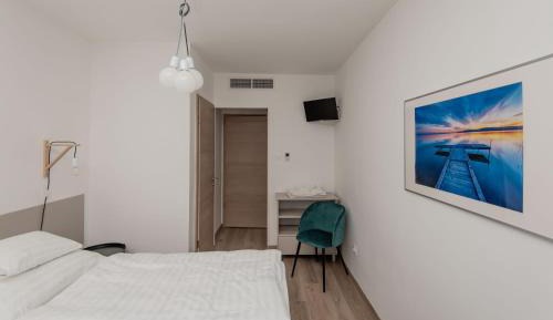 Deluxe Double or Twin Room with Garden View