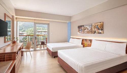 Premier Lagoon View