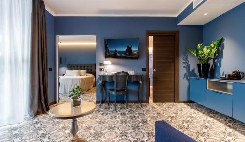 Junior Suite with Lake View