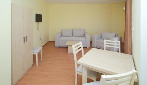 One-Bedroom Apartment with Balcony