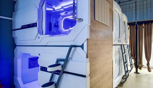 Single Capsule front Entrance