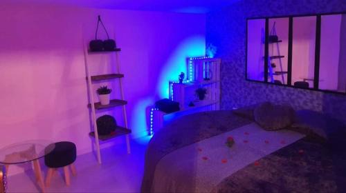 Studio with Spa Bath