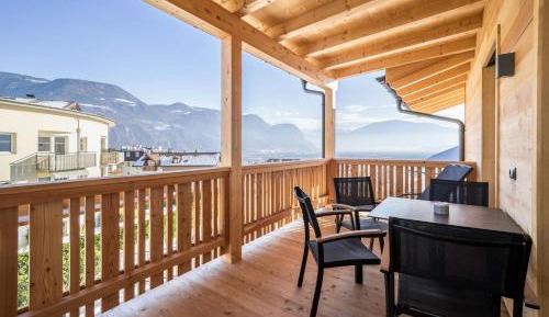 Superior One-Bedroom Apartment with Balcony