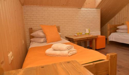 Standard Twin Room with Shared Bathroom