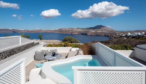 Senior Suite with Private Heated Tub and Sea View