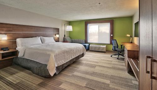 King Room - Mobility Access/Roll in Shower - Non-Smoking