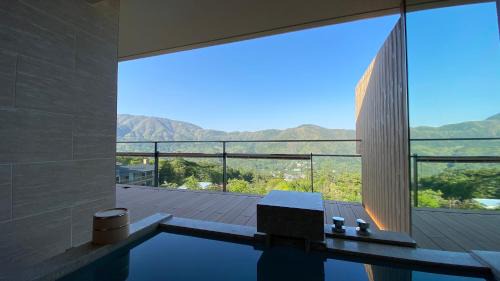 Deluxe Corner Suite with Tatami Area with Open-Air Bath - Top Floor-(RYO)